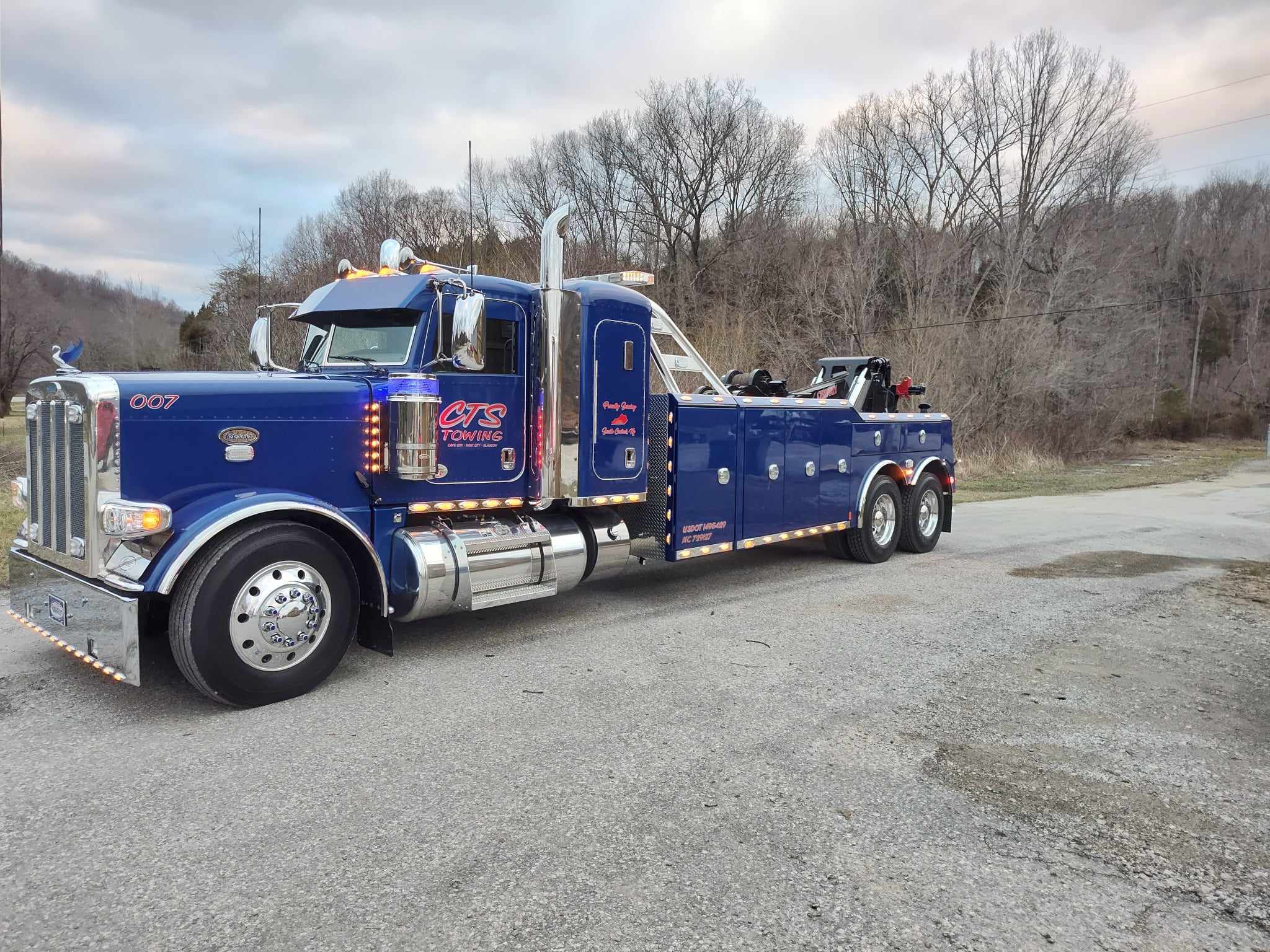 blue tow truck for heavy towing